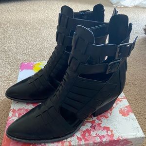 Chinese laundry indigo girl black booties